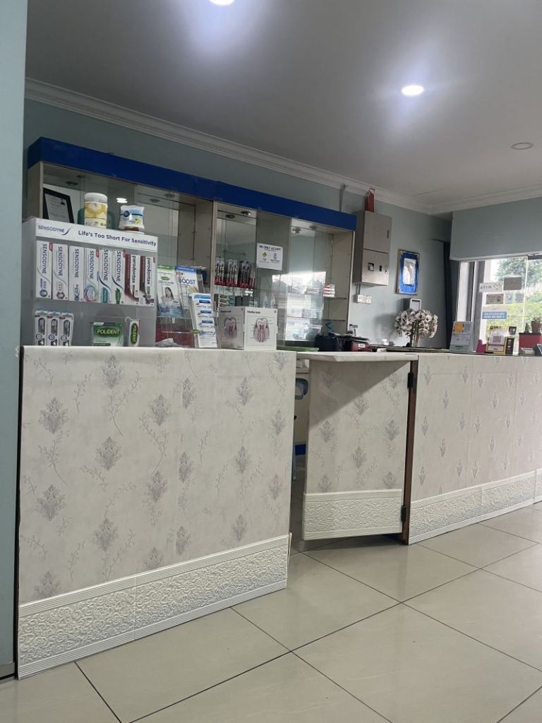 KLINIK PERGIGIAN HELMY SDN BHD (Klinik Pergigian Rosly )